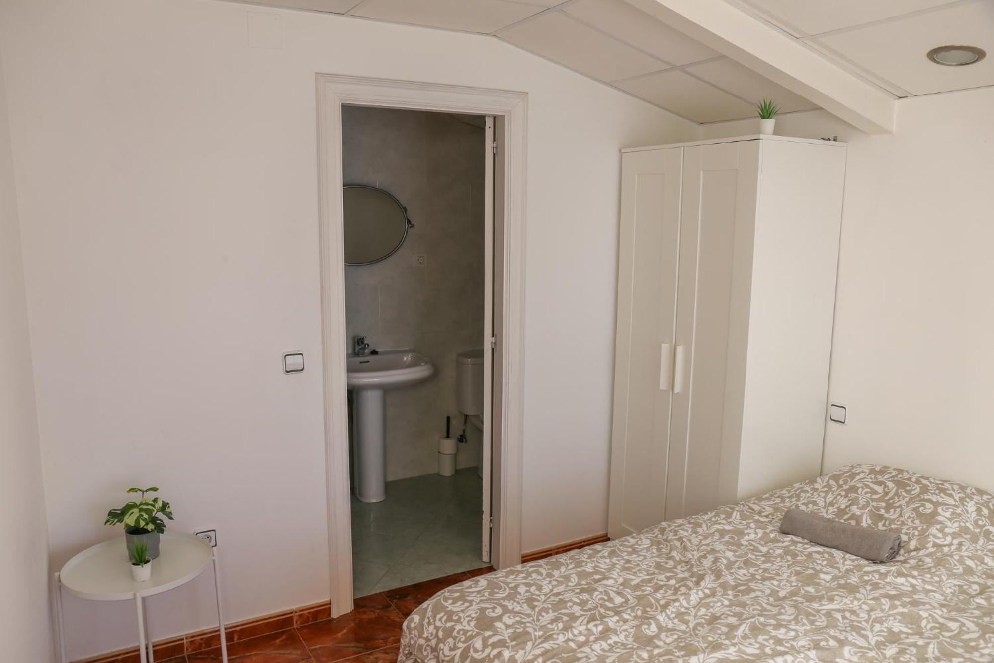 Beachfront Surf & Holiday House, Charming & Quiet Villarrube ภายนอก รูปภาพ