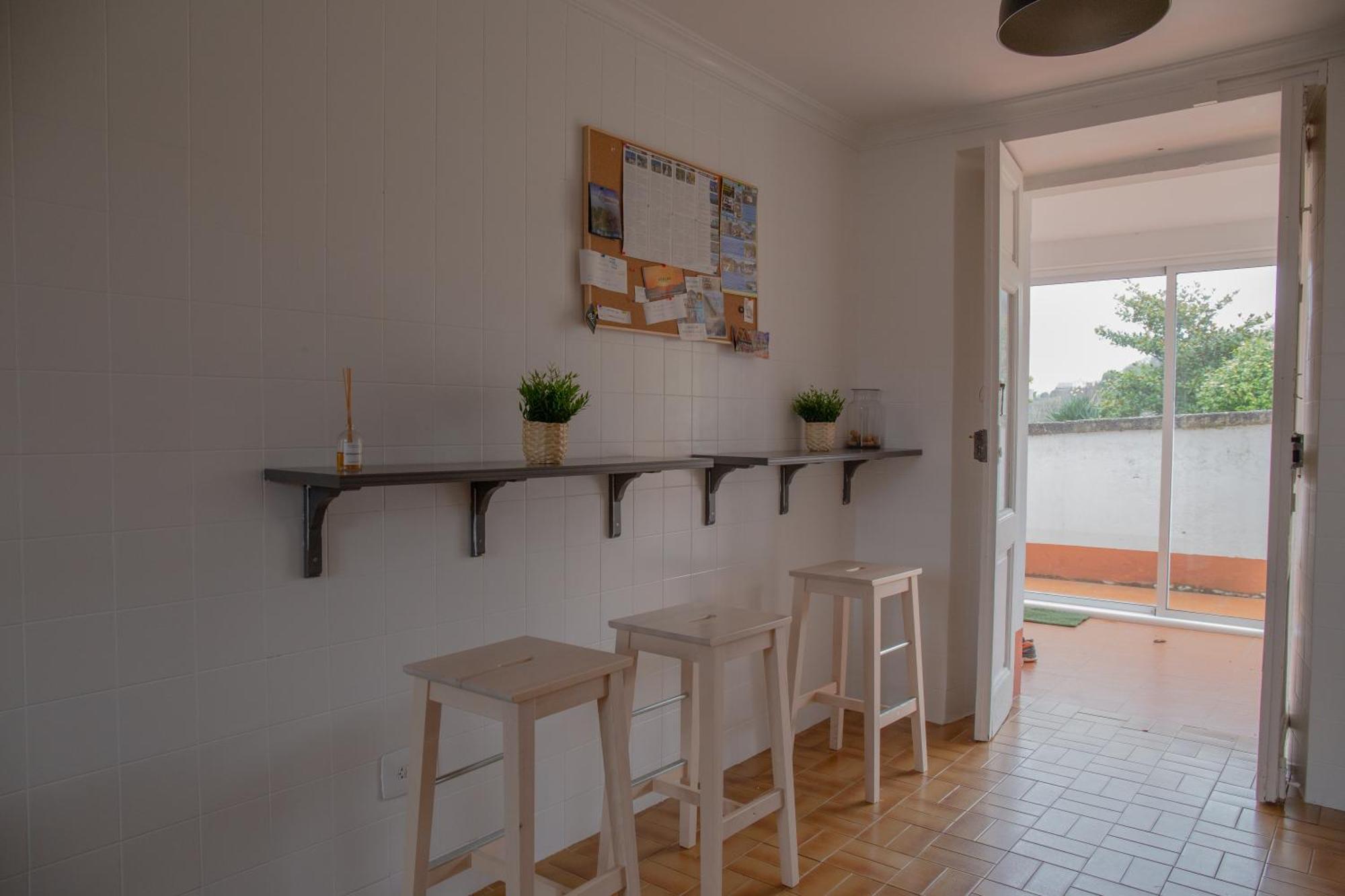 Beachfront Surf & Holiday House, Charming & Quiet Villarrube ภายนอก รูปภาพ
