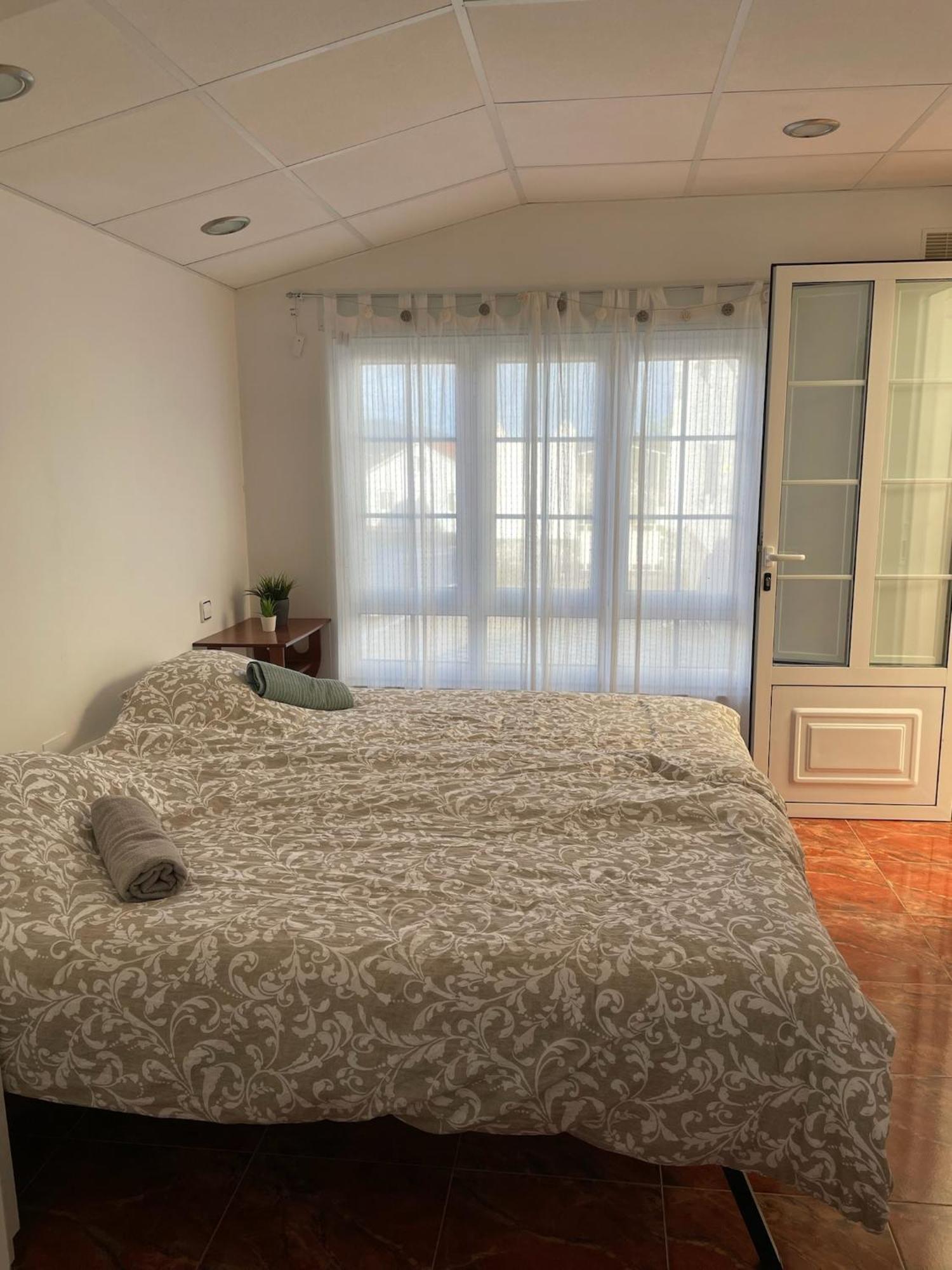 Beachfront Surf & Holiday House, Charming & Quiet Villarrube ภายนอก รูปภาพ