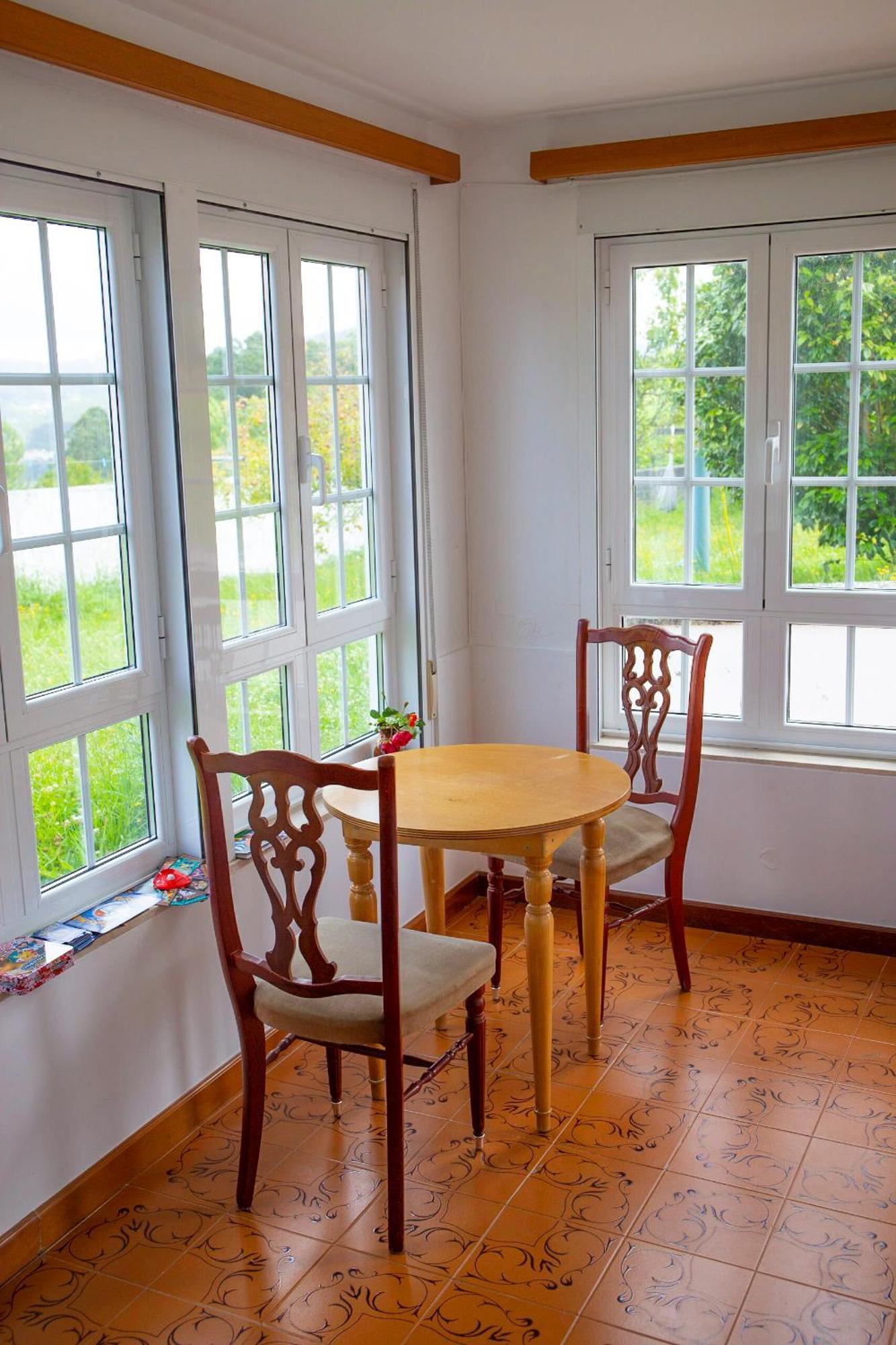 Beachfront Surf & Holiday House, Charming & Quiet Villarrube ภายนอก รูปภาพ