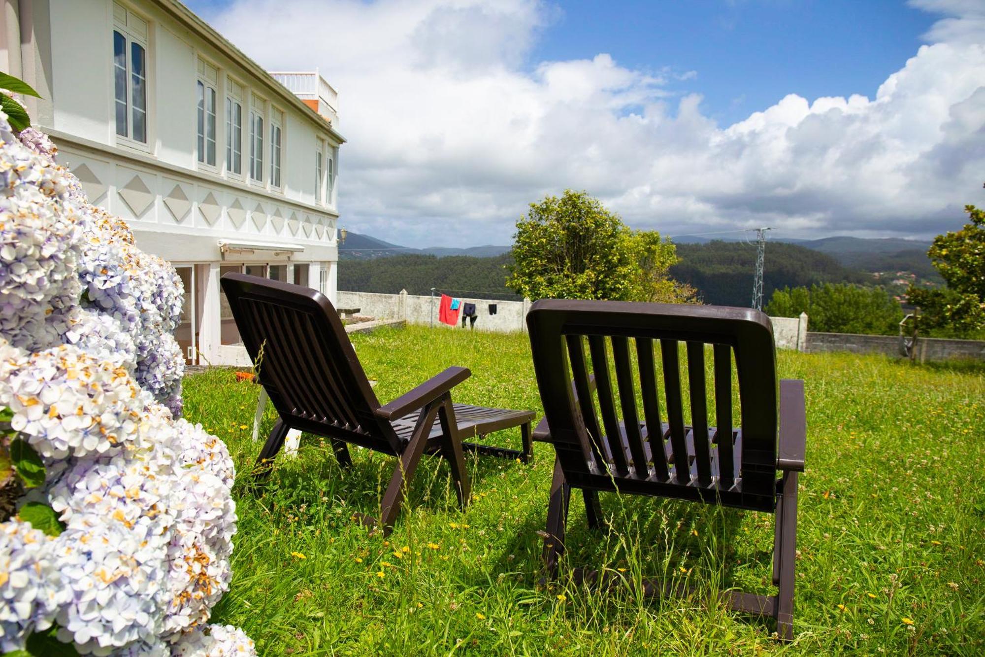 Beachfront Surf & Holiday House, Charming & Quiet Villarrube ภายนอก รูปภาพ